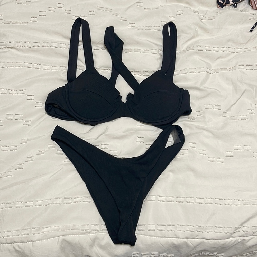 Black bikini